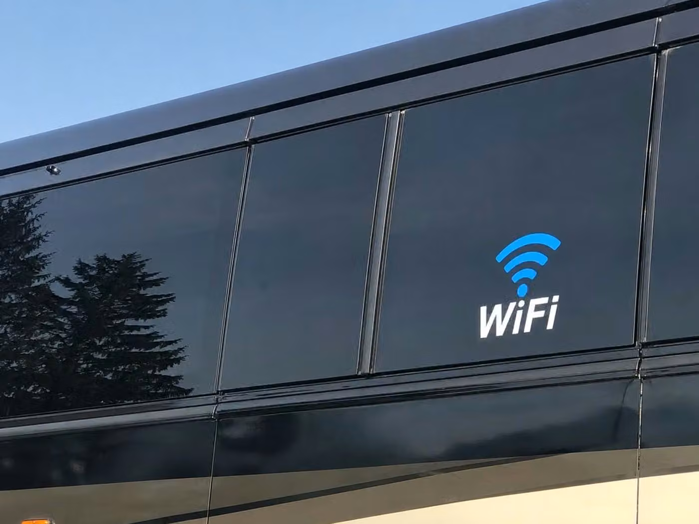 fishers 15 passenger minibus wifi