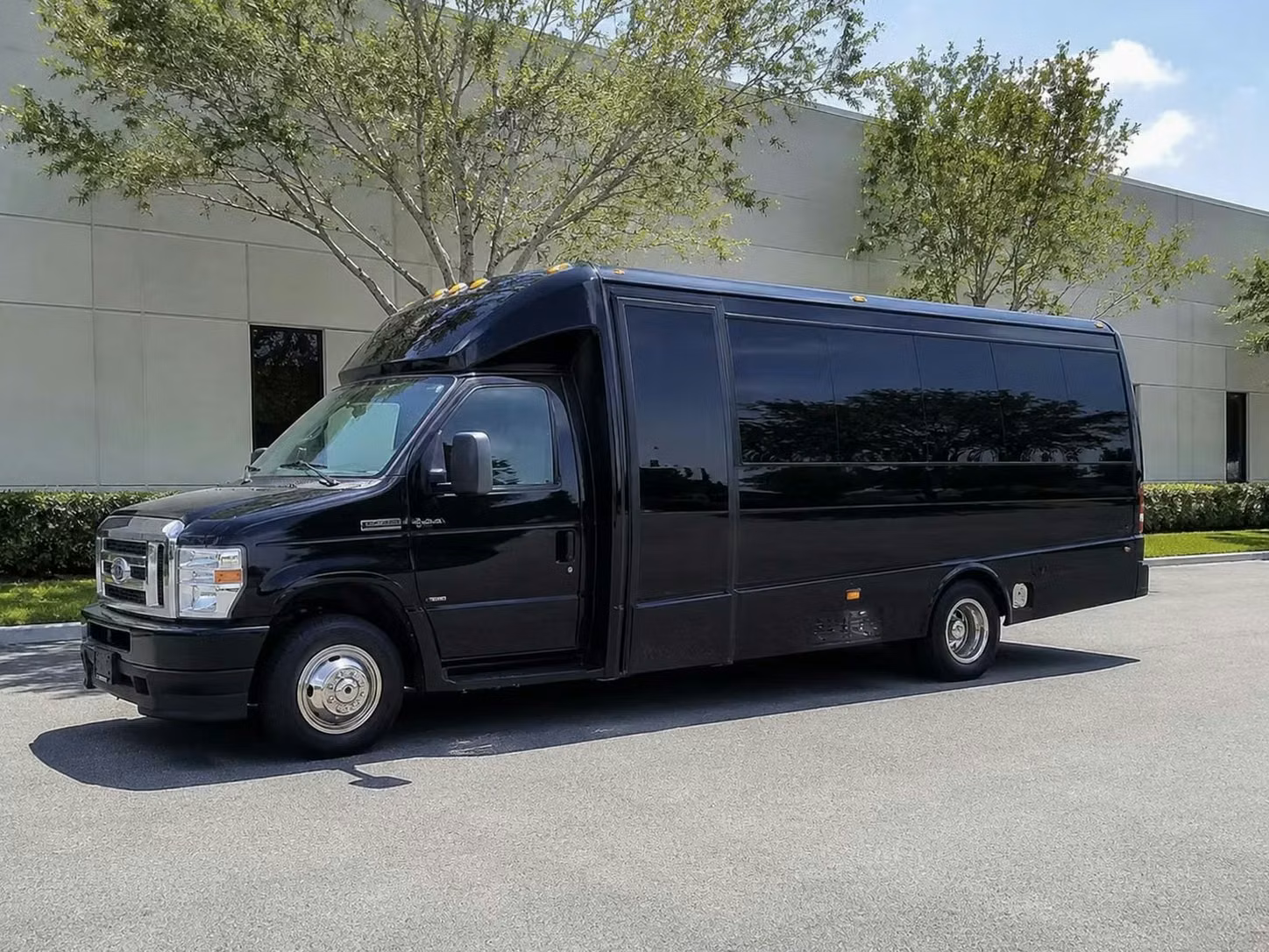 fishers 18 passenger minibus rental