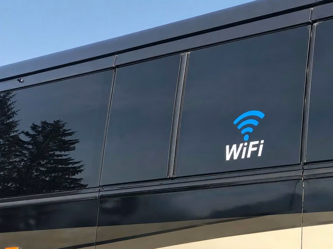 fishers 20 passenger minibus wifi